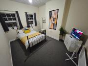 Entire 2 Bedroom Apartment City Centre & Stadium