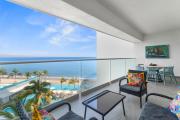 Magnificent condo with ocean view