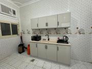 شقة جديدة اربع غرف نوم داخل حدود الحرم ومدخل مستقل