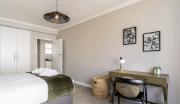 Stylish 1 bed in sought after Green Point