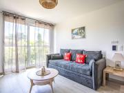 Apartment Seaside View-2 by Interhome