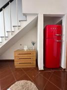 Natalies tiny house- 6 minutes from the beach!