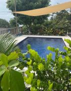 AC Rooms-Piscina-Playa Majahual