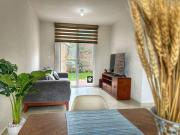 Amplio departamento en PB con patio y alberca