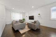 Charming 3 Bedrooms Home with BBQ- Deck- Fenced yard-Near WEM & River Valley