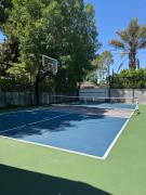 Top Tarzana