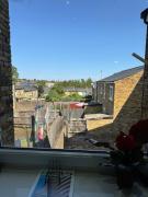 Sunset View 2BR Apartment - Beautiful London View & Free Parking