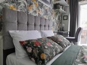 Cosy Bedroom with 55"TV and Dedicated Toilet and Shower Space