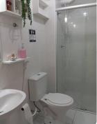 Apartamento com estacionamento no local