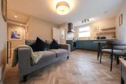 Luxury 1-Bed Apartment - Free Parking - Heart of Southville