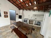 Casa 150m da Praia das Toninhas Com Churrasqueira