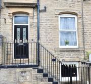 Cosy 3 Bed Home, Holywell Green