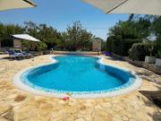Trullo Olivia con piscina riscaldata, natura e relax