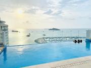 Blue Loft 14th floor with balcony overlooking the ocean and marina, Jacuzzi, Sauna, Turkish bath, swimming pool, gym, spa y bar