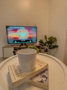 Cozy Condo in Mandaluyong with Balcony, Pool &Netflix