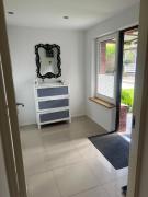 Apartament blisko lotniska z prywatnym ogrodzonym parkingiem