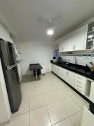 Casa com 02 quartos, Meia Praia - Itapema