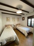 Top Cuevas del Becerro