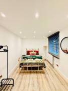 Cozystays Refurbed Modern Apartment Private Garden Free Parking