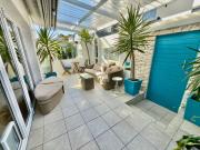 Stunning Green Point garden apartment