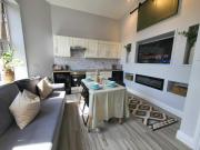 Top Location - Newly Refurbed 2BD Sleeps 6 W Loft