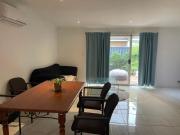 Close to shops & airport