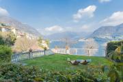 Besana 9 on the Lake - Private garden & parking by RentComo