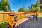 Less Than 1 Mi to Coquille River Cottage with Private Yard!