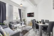 4BR Central London Townhouse