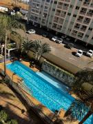 Apto aconchegante com piscina aquecida, garagem e metrô próximo