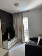 Apto aconchegante com piscina aquecida, garagem e metrô próximo