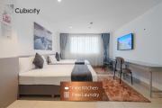 Cubicity Walking Street