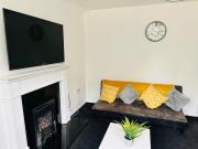 Delightful 4BR House in Nottingham Highfields Park, Nottingham Caves, Near City Centre and Quick Access to M1