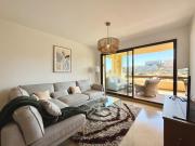 Sea View & Golf Frontline 2-Bedroom in Duquesa