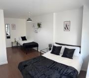 Spacious 3-BR Apt in Central, Birmingham