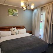 Mutanda Georgies Bar & Grill