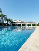 Petite Paradise Oliva