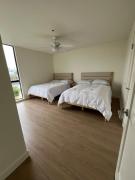 Sail Bay Condo in PB Bay View close to the Ocean! 30 day stay is required