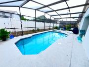 Spacious 2 en-suite BR, heated pool & spa retreat