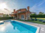 Villa in Albarella with Private Pool & Beach