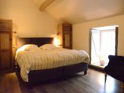 Villa with hottub in calm area