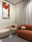 Luxury 1BR Suite Walk to Café&Supermarket