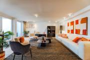 Luxury Penthouse with Panoramic Views Downtown 3BR