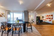 Luxury Penthouse with Panoramic Views Downtown 3BR