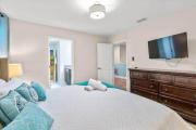 8BR Disney Villa with Pool