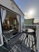 Welsh Bayview Retreat 2-Bed Caravan & 2-Bed Chalet at Clarach Bay Holiday Village