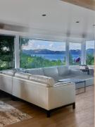 Stunning Accessible View Home W Lift in Sausalito