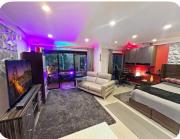 Updated Gorgeous studio condo in West Hollywood with Pool