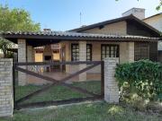 PRAIA DA FERRUGEM, GAROPABA, CASA PERTO DO MAR, 200m, BARRINHA, PÉ NA AREIA, DEIXE O CARRO NA GARAGEM