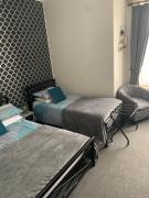 Hornby Villa B&B Couples & Families Only- Quiet Central Location- Near To Winter Gardens